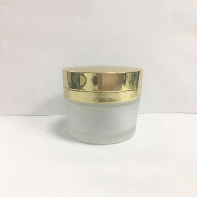 Στρογγυλό παγωμένο 50g βάζο γυαλιού κατ' ευθείαν με τη χρυσή κλασσική μορφή ΚΑΠ