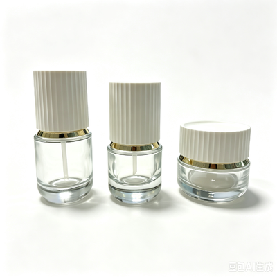 Άδειο διάφανο γυάλινο μπουκάλι αντλίας 30ml και 50ml Δοχείο καλλυντικού ορού λοσιόν με ραβδωτό λευκό καπάκι και χρυσή αντλία πίεσης Συσκευασία περιποίησης δέρματος